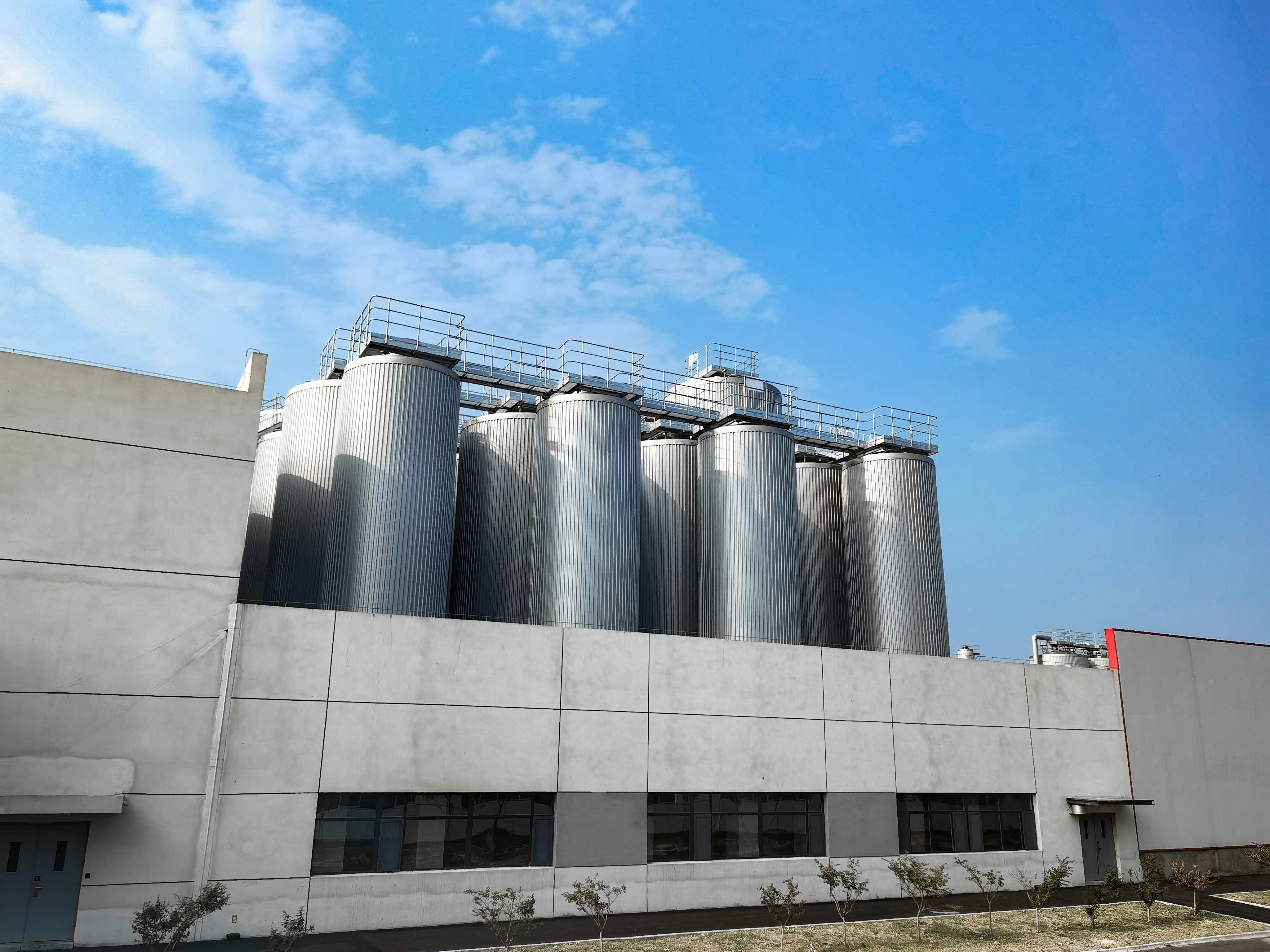 購(gòu)買精釀啤酒設(shè)備時(shí)應(yīng)該注意什么？